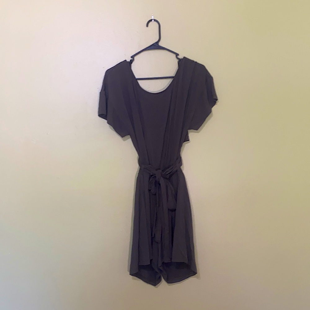 Women’s Romper - with pockets! Size Medium.
